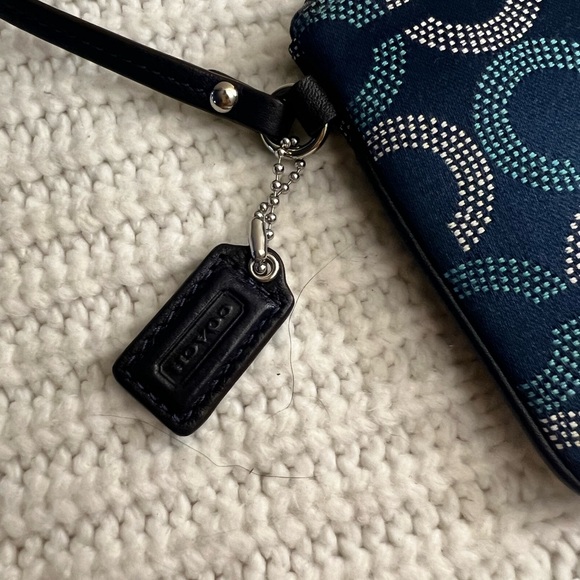 Coach Patterned Blue Wristlet 💙🖤 - Picture 9 of 11